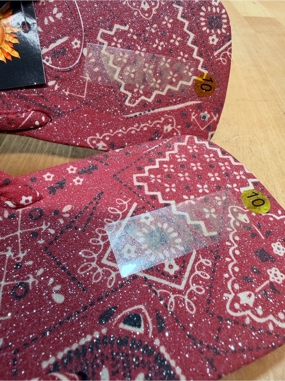 Men’s Bandana Print Flip-Flops - Navy & Burgundy - Picture 5 of 5